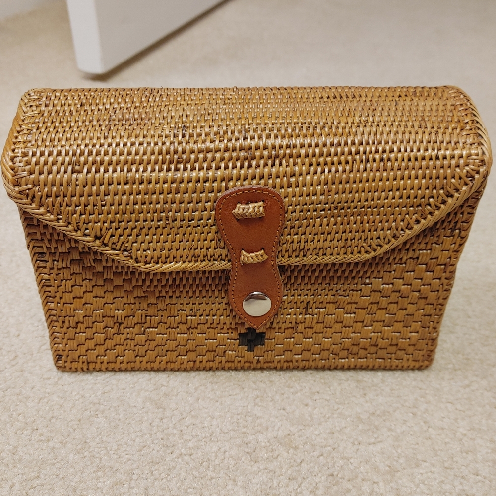 Handmade Straw Rattan Bag with Strap - OS - Picture 2 of 11